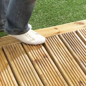 anti_slip-deck-coating2-440x315-300x300